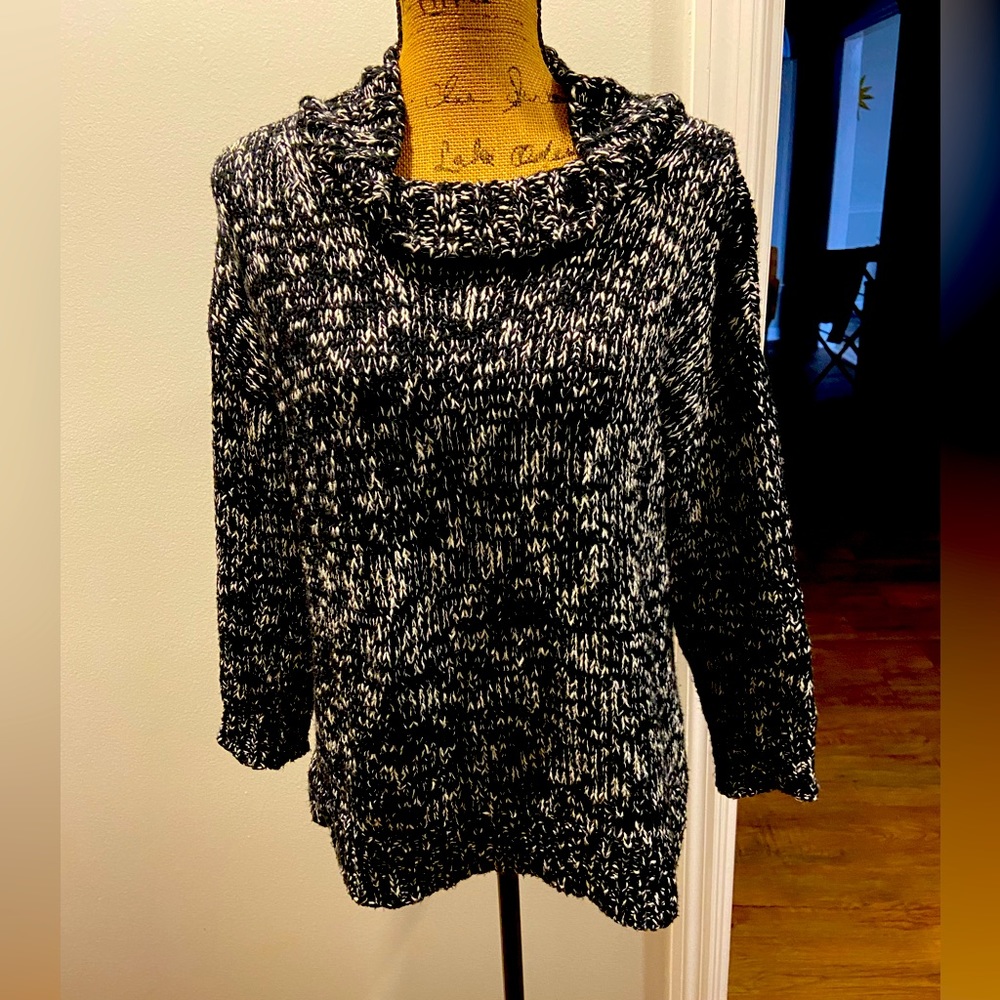 Eileen Fisher organic cotton knit sweater in black with white weave in size XS